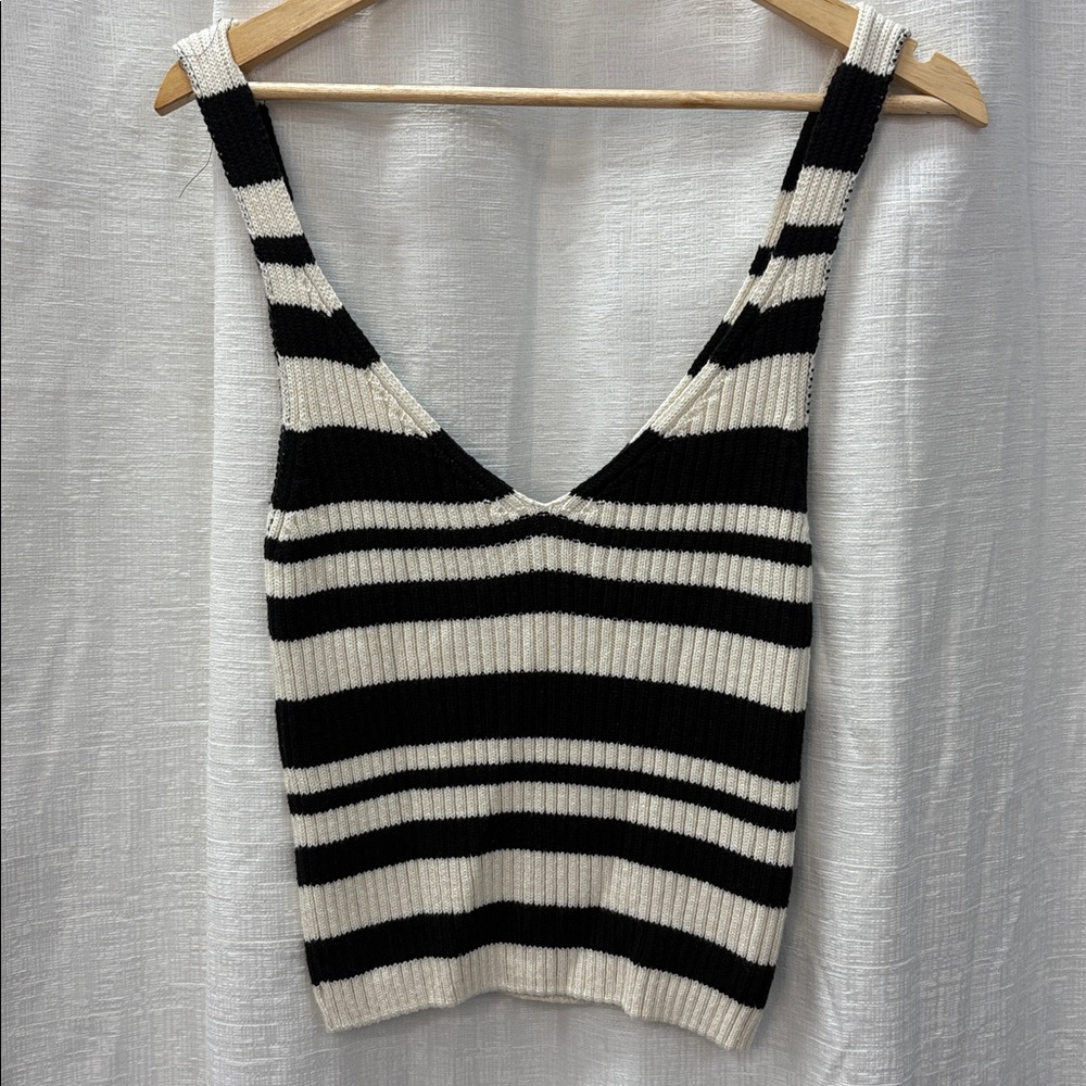 Anthropologie Maeve Black and Ivory Knit Sleeveless Crop Tank, Size Medium